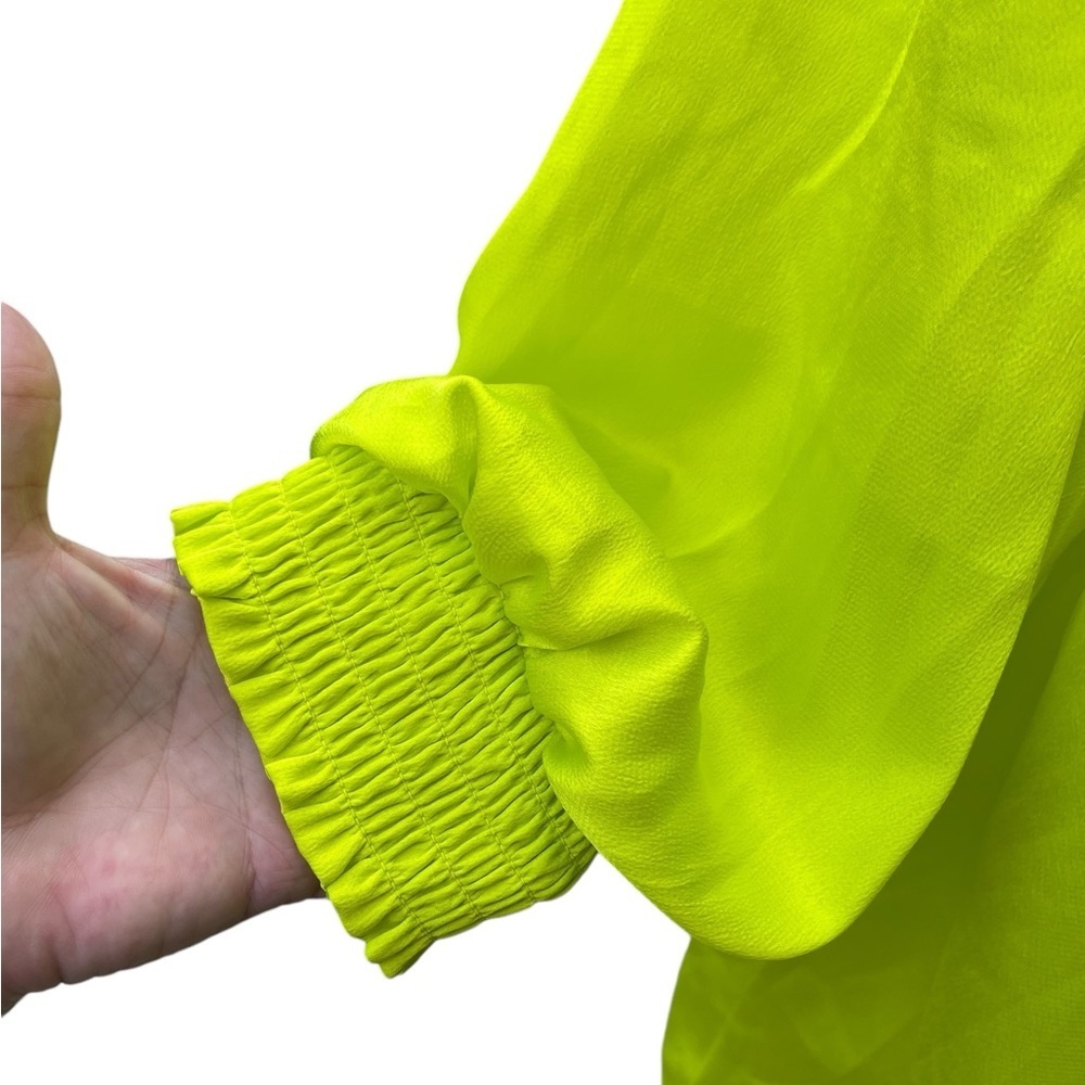 🔆🔥NWT TORRID satin evening primrose back cutout w/ tie blouse size 4 (26) - Picture 2 of 5